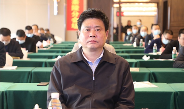 县委书记彭新军参加会议